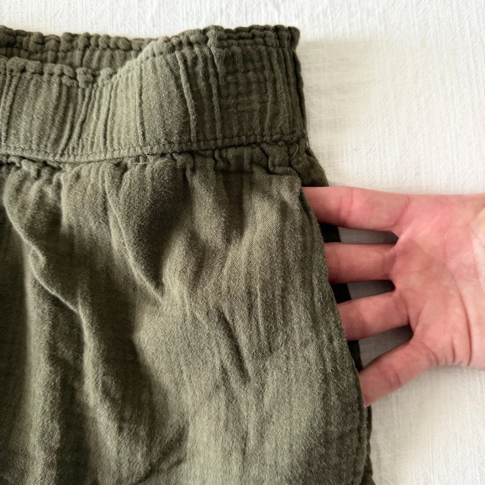 Universal Thread High Waist Dark Green Shorts - Picture 4 of 5